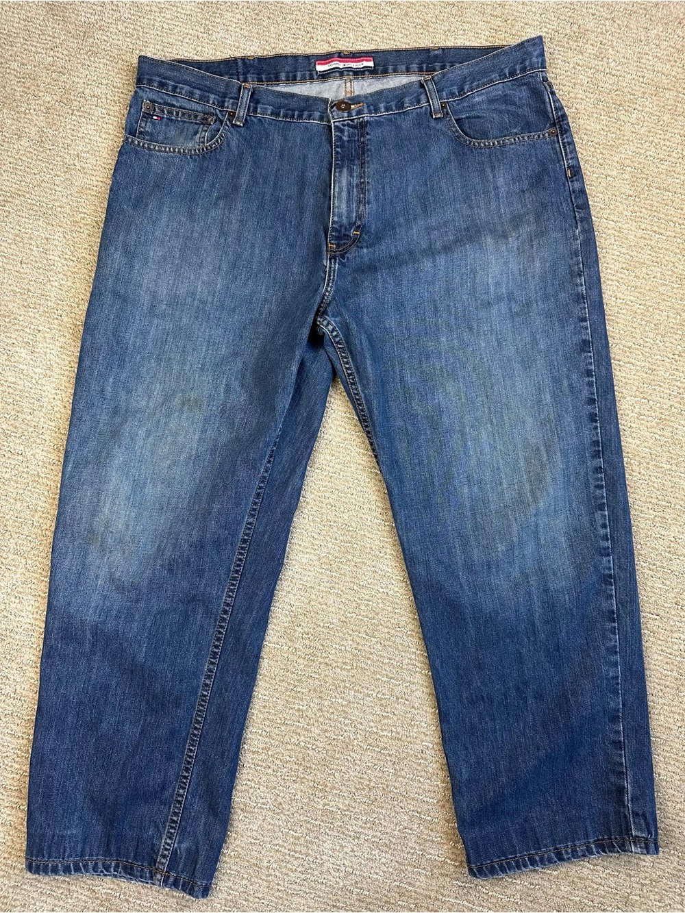 Tommy Hilfiger Jeans 40/30 Men’s Straight Leg Y2K Medium Wash JORTS Potential